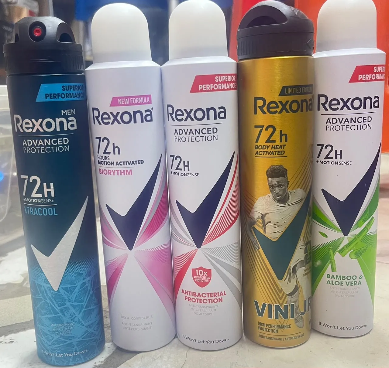 REXONA SPRAYS