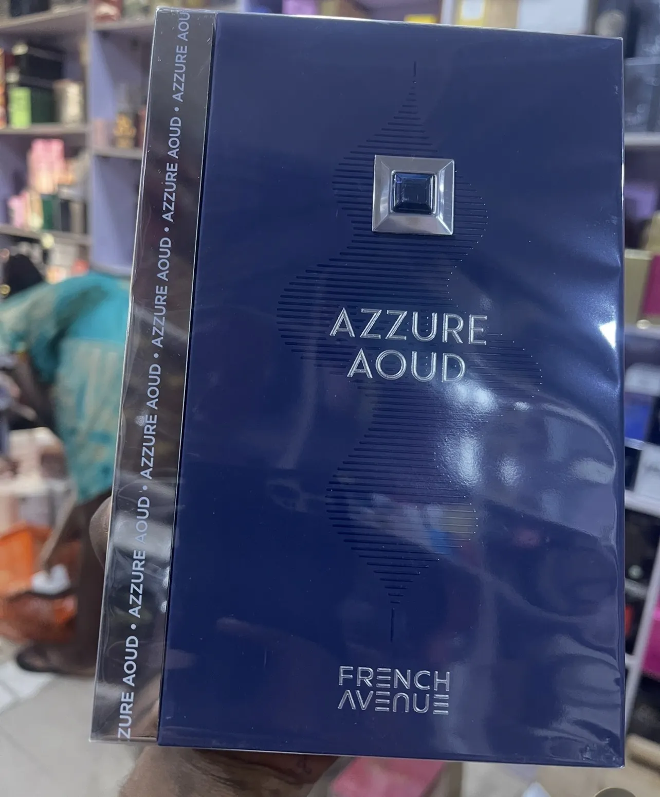 AZZURE AOUD